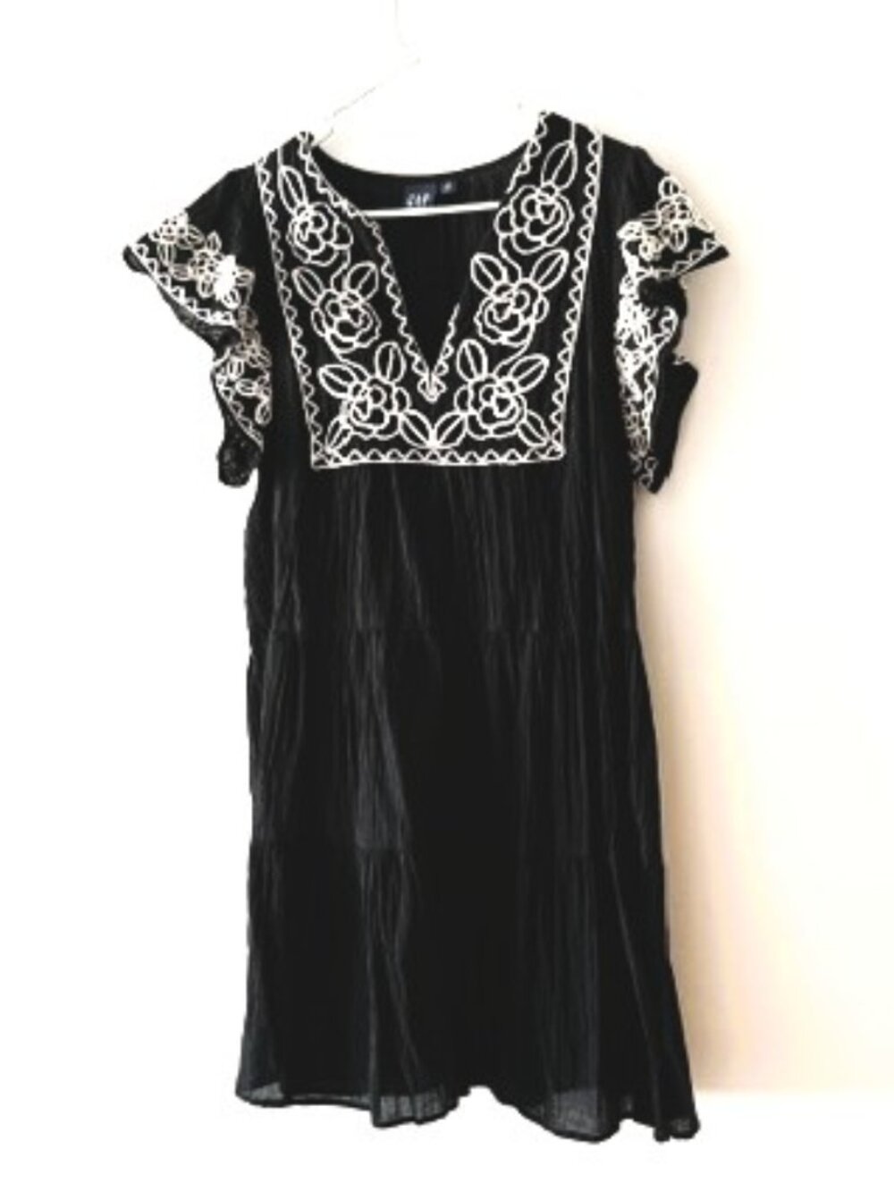 Gap Black Lined Ruffle Cotton Dress with White Embroidered Floral Design